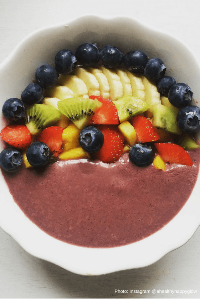 Acai berry smoothie bowl